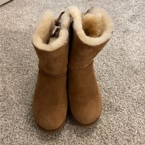 Women’s Shearling-Lined Short Winter UGG Boots - Chestnut
